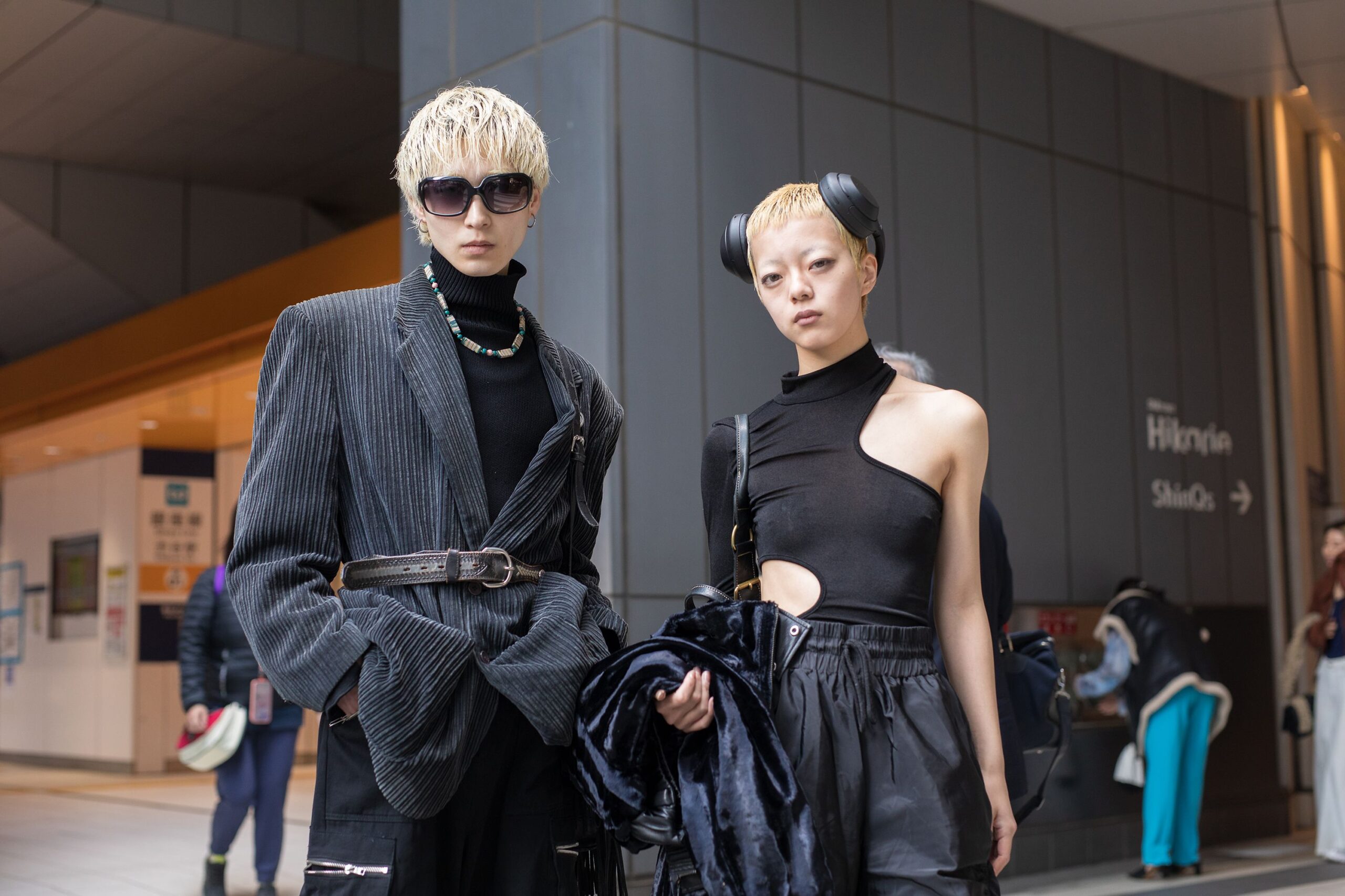 Tokyo’s Tech-Chic image outfit